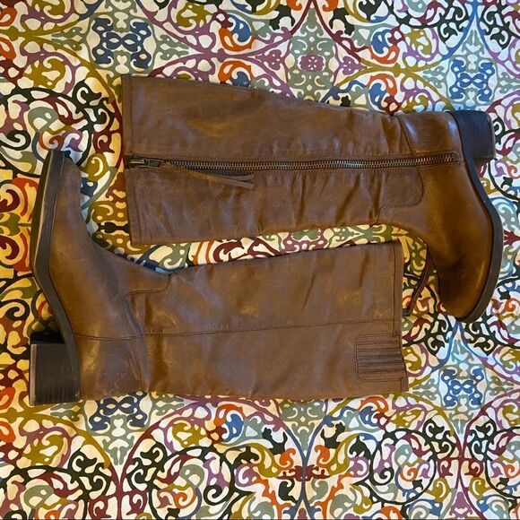 Lucky Brand Shoes - Lucky Brannd tall brown boots size 6